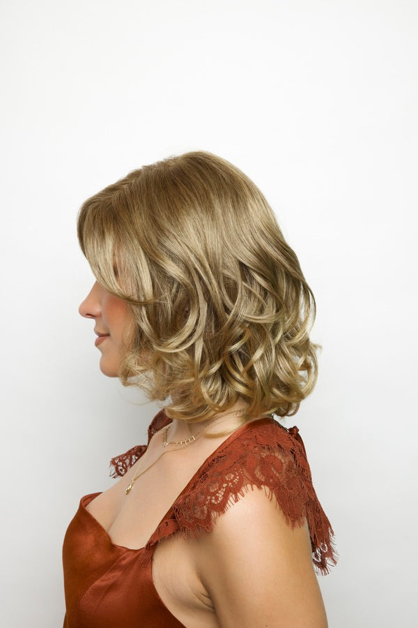 Clara by René of Paris – official model view 19