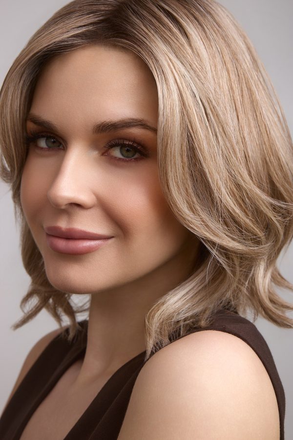 Farren by Amore in Sandy Beige Blond-R model view