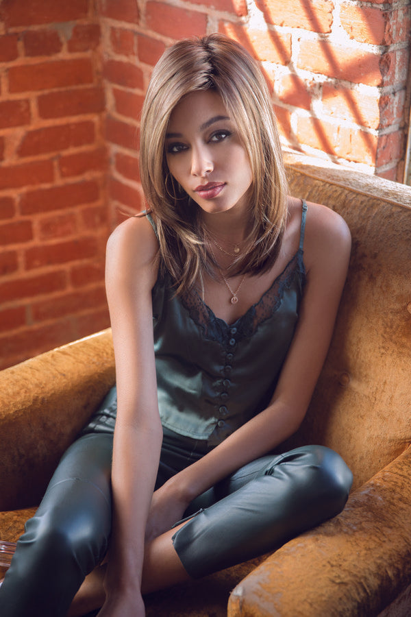 Laine by René of Paris – official model view 3