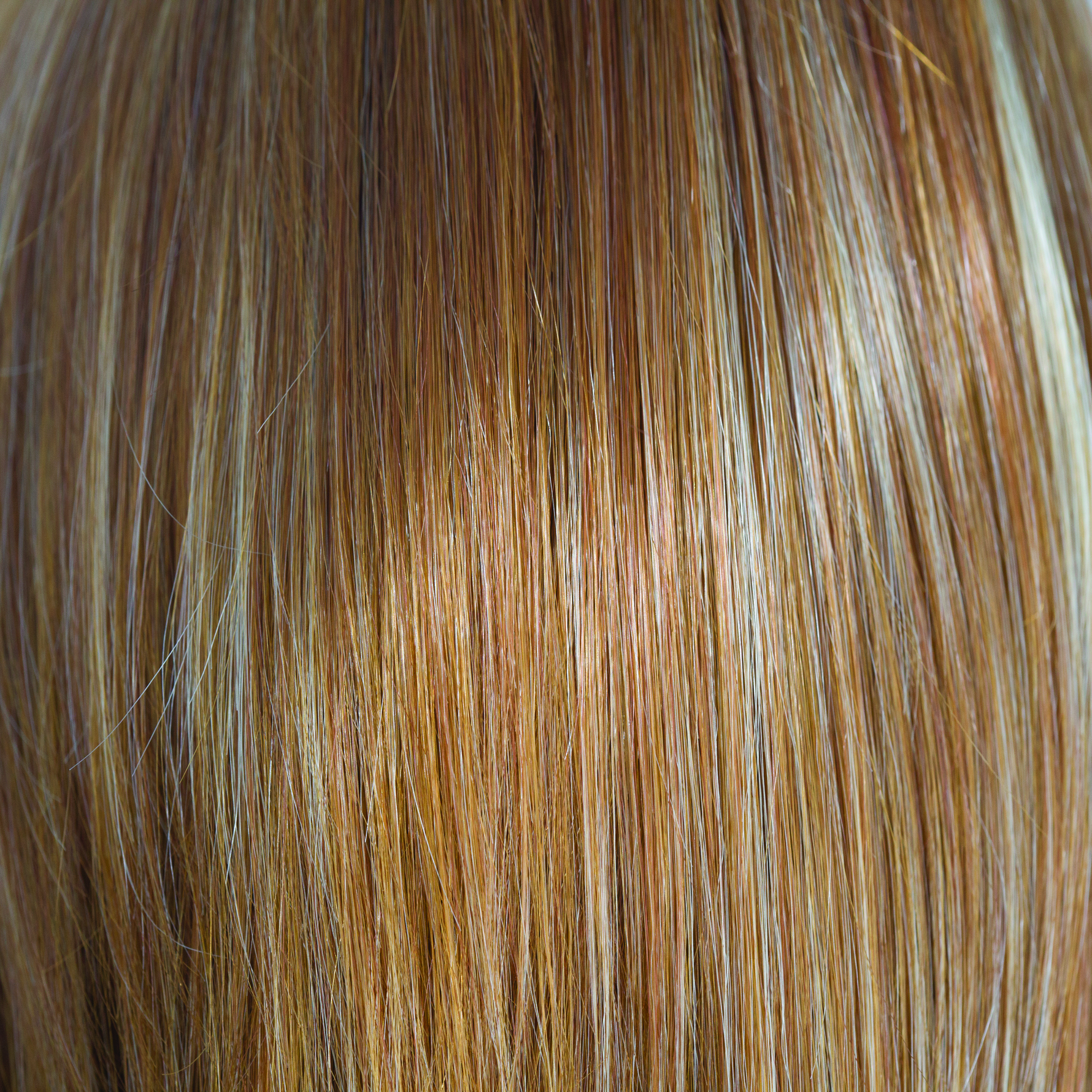 Liora color swatch — Apricot Frost