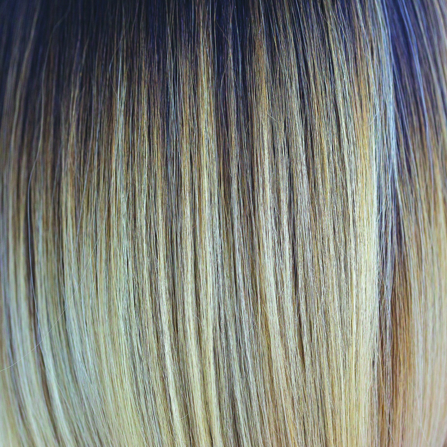 Liora color swatch — Blonde Ambition