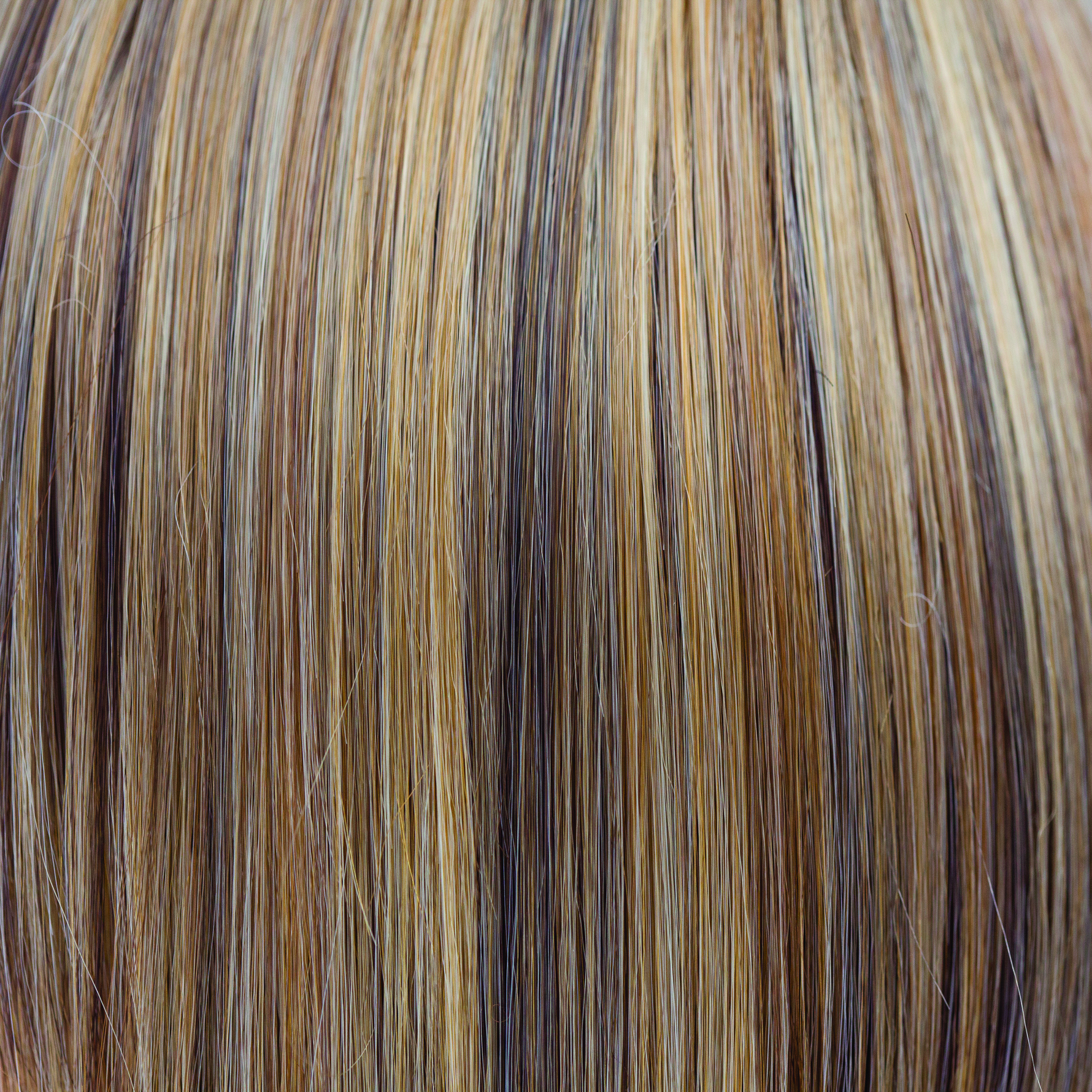 Liora color swatch — Butter Pecan