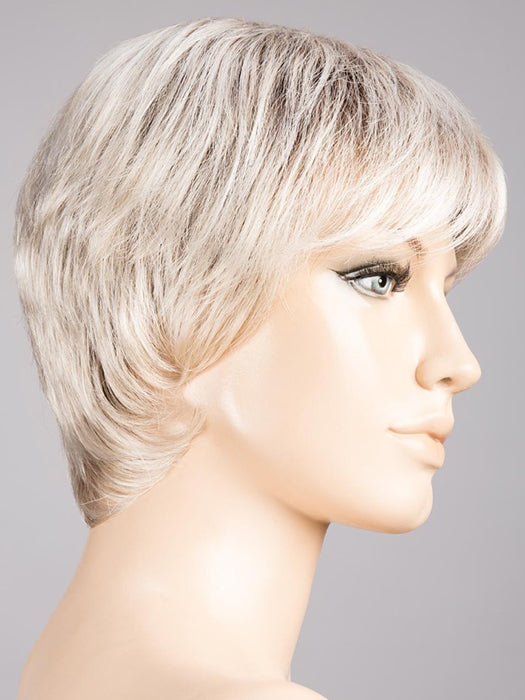 Light Champagne Shaded color swatch