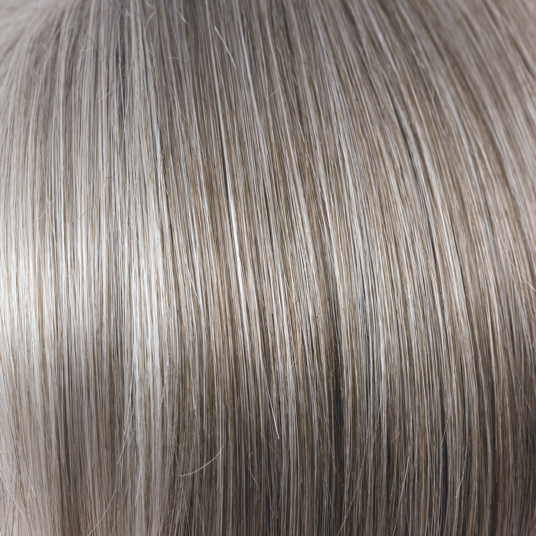 Liora color swatch — NM Sandy Silver
