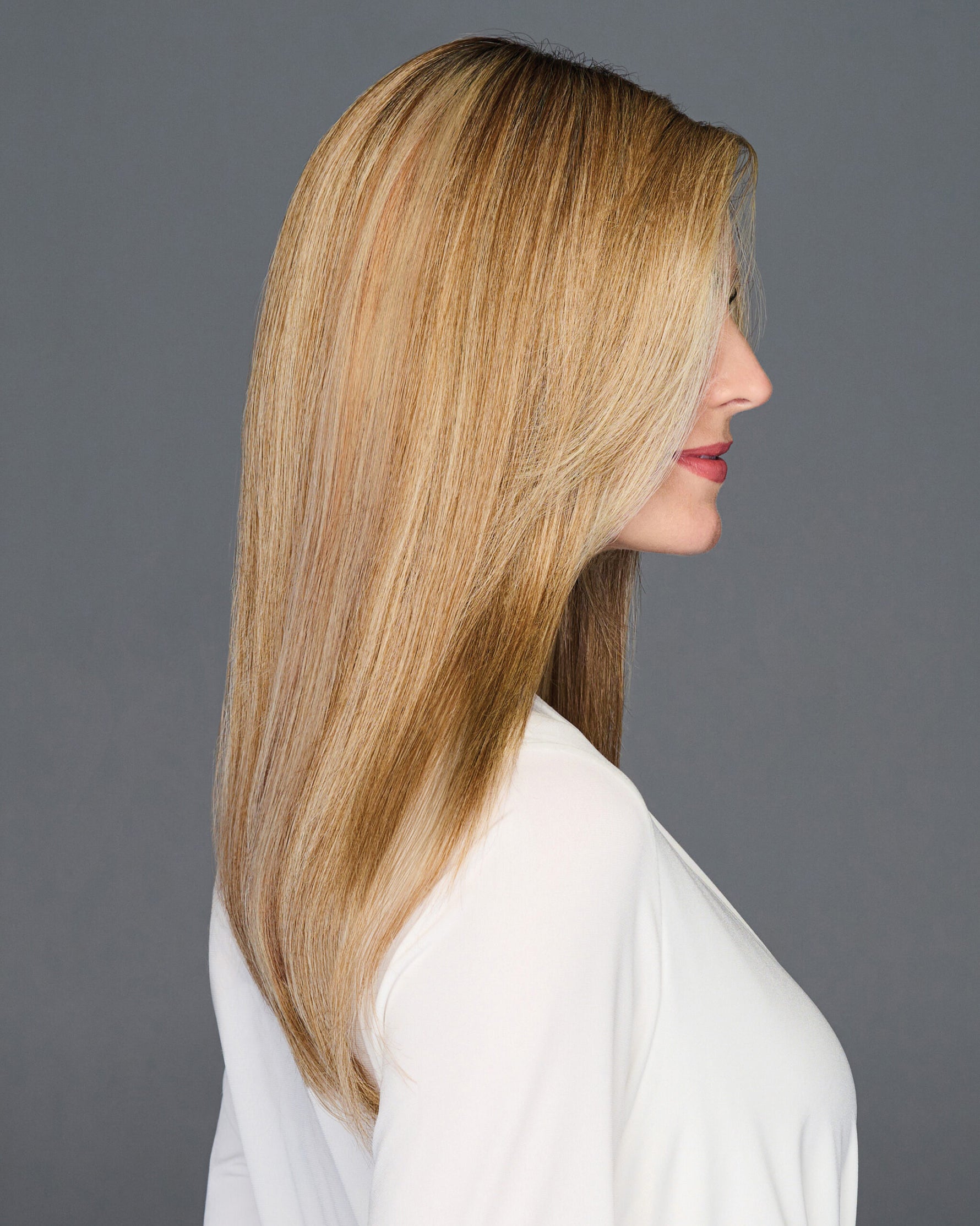 Top Billing 18" by Raquel Welch – official model side view