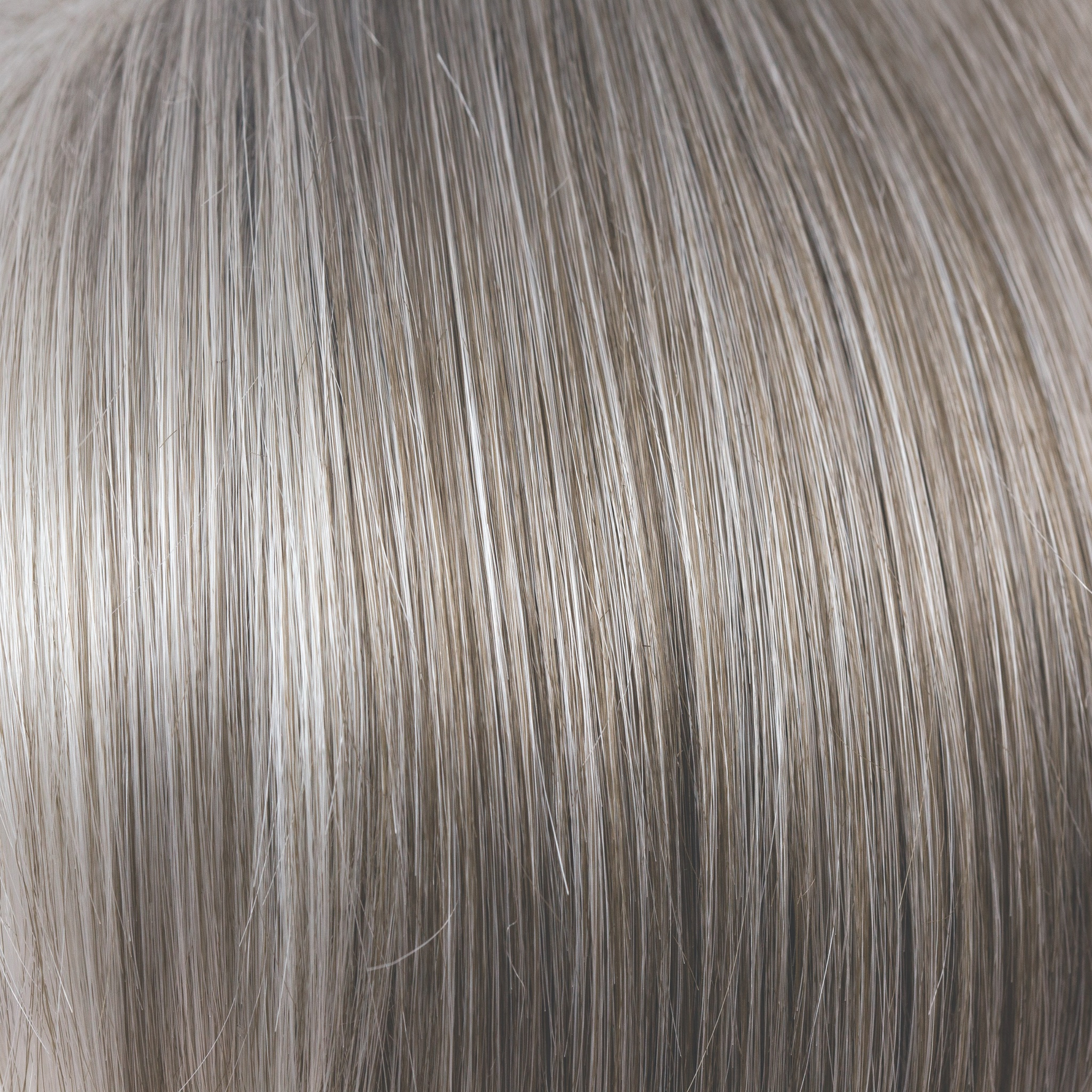 Liora color swatch — Sandy Silver
