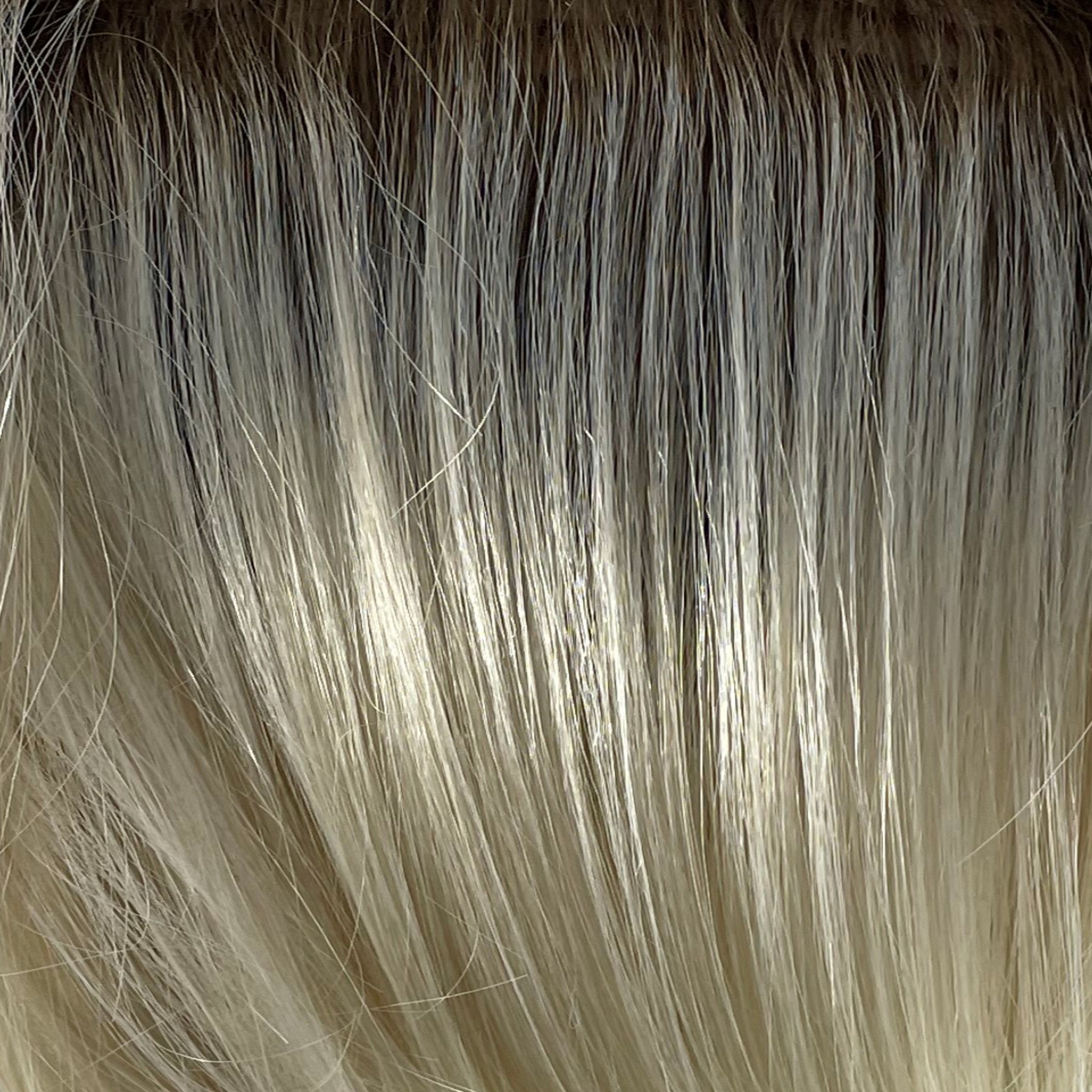 Liora color swatch — Seashell Blond-R